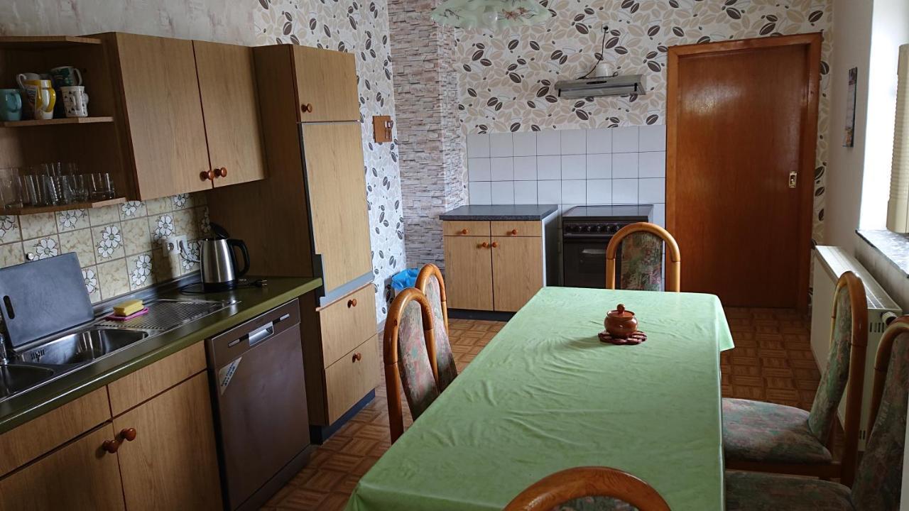 Ferienwohnung Linde - Marburg Biedenkopf Mit 5 Zimmer Und Balkon Frechenhausen Luaran gambar