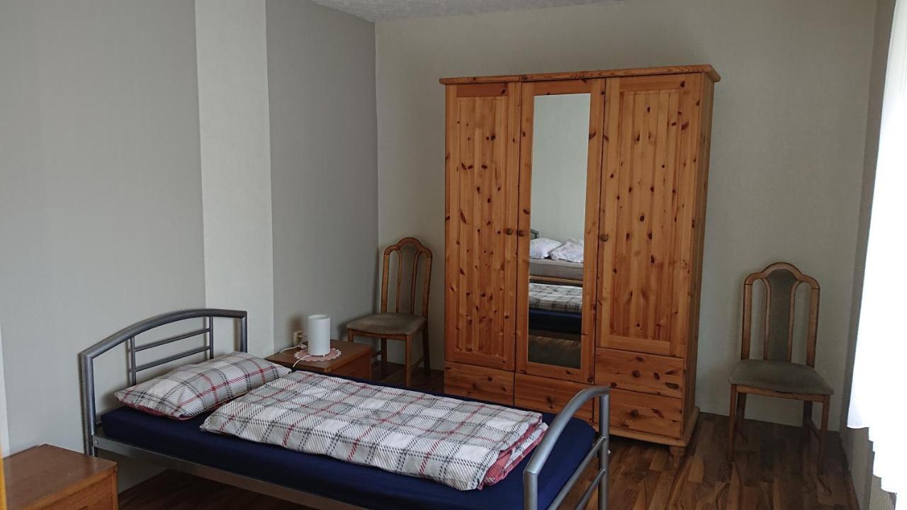 Ferienwohnung Linde - Marburg Biedenkopf Mit 5 Zimmer Und Balkon Frechenhausen Luaran gambar